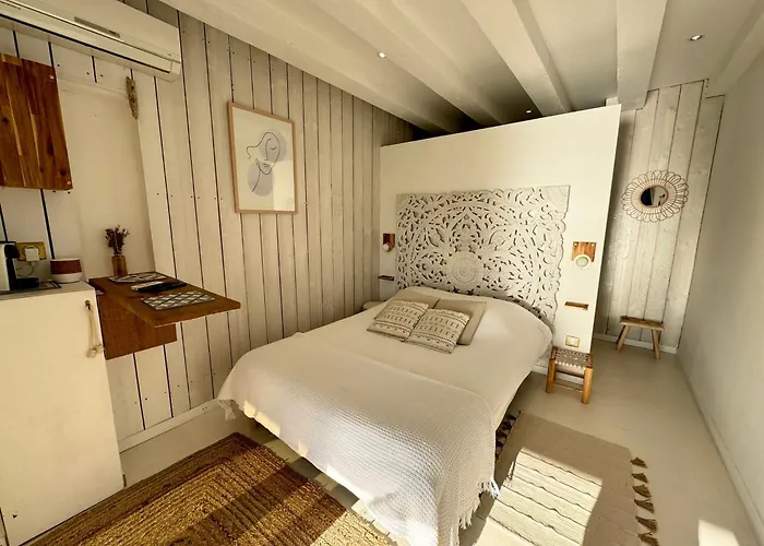 Lou Cabanou Apartment